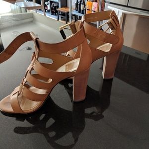 DOLCE VITA Gladiator sandals RUNS SMALL